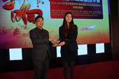 2014年度中国市场推荐客车获奖企业代表领奖