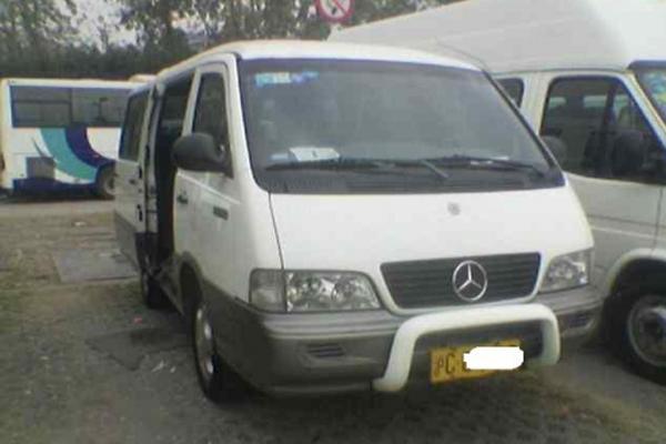 出售09年6月上汇伊斯坦纳15座汽油国四排放沪C牌照