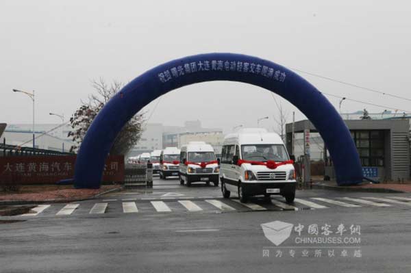 图：大连黄海向用户交付的瑞途纯电动轻客