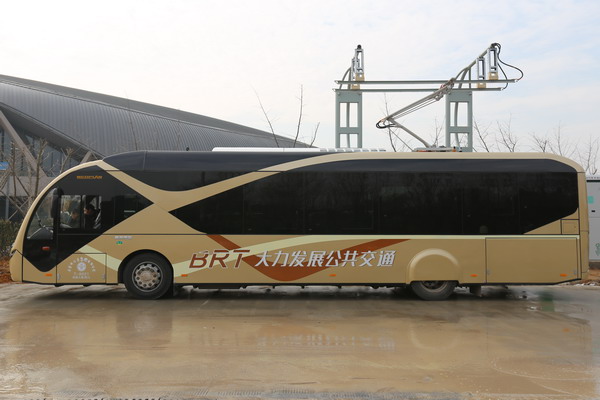 青年JNP6123BEV纯电动客车