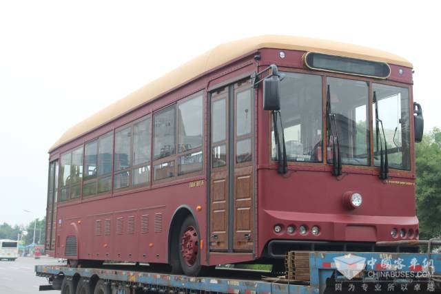 部分铛铛车还在货车上，未卸下