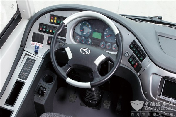 金龙客车XMQ6898Y