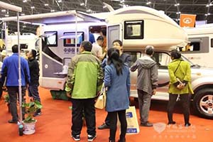中通依维柯拓展版房车亮相山西国际房车展