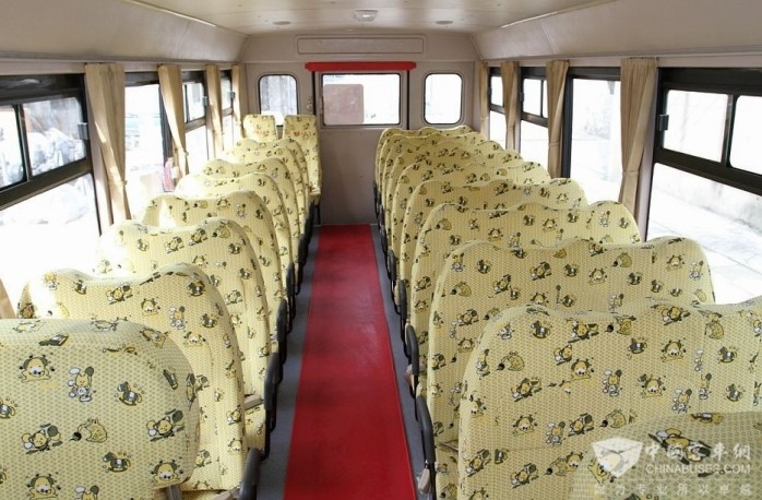 东风商用车 9.2米校车