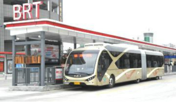 青年新能源18米公交车