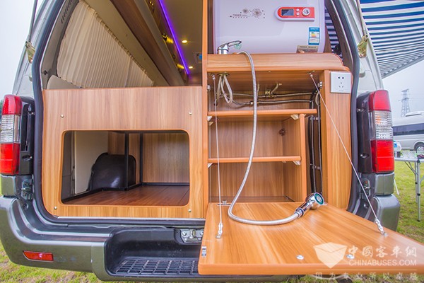 金旅客车 XML5036XLJ15型旅居车