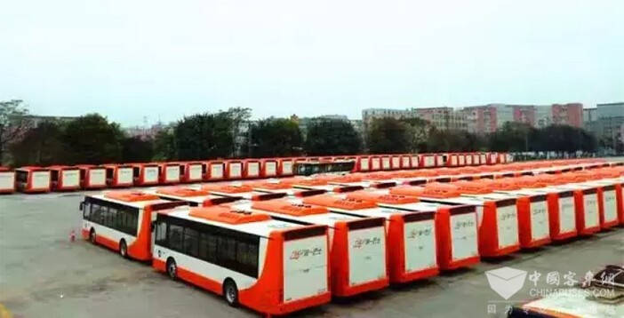 【猜一猜】能分析、会计算，还搭载机器人的300台纯电动客车将去哪里？