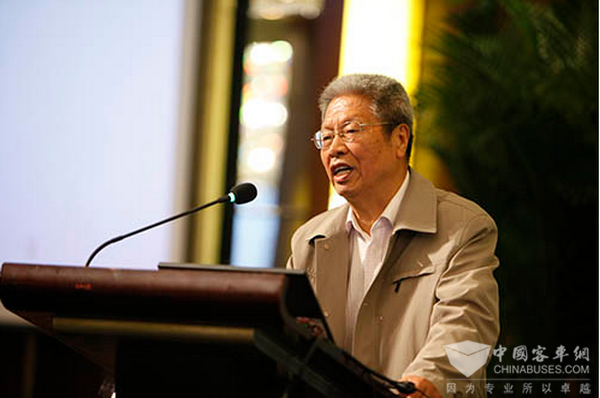 衣宝廉院士：氢燃料电池大巴车、物流车应开始大规模示范
