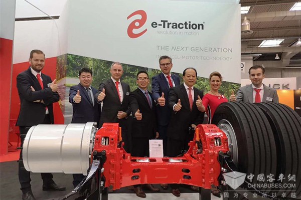 一场技术体验之旅 泰特轮毂电机客车驶进汉诺威