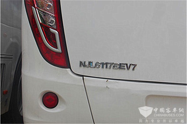 南京金龙NJL6117BEV客车（纯电动24-53座）