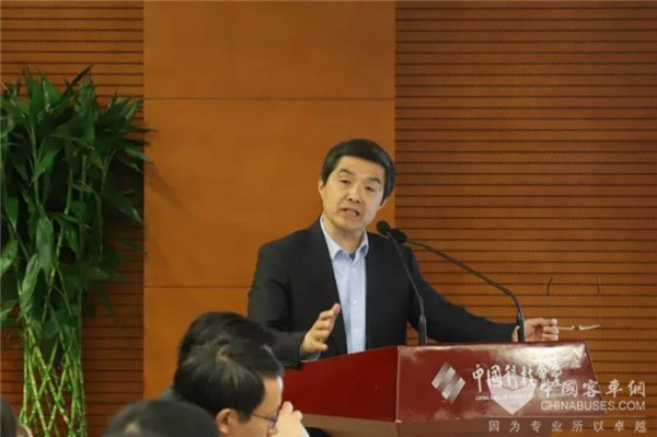 汽车界两会|欧阳明高：坚持“纯电驱动”技术转型战略不动摇