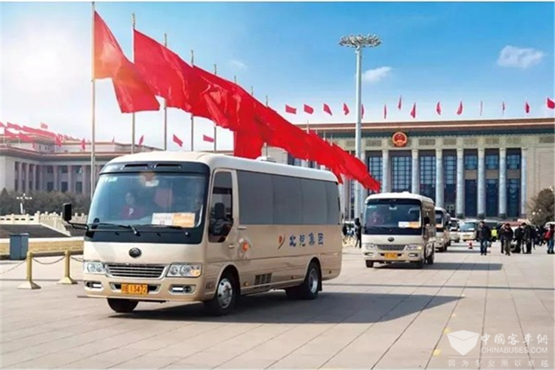 一路见证美好！宇通连续16年主力服务全国两会