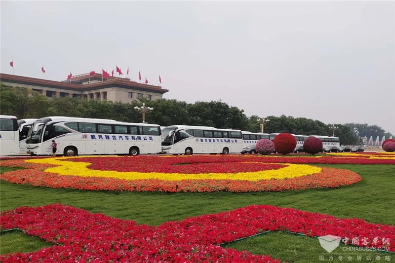 金旅客车连续23年服务全国两会