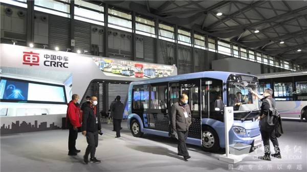大公交+小微客 上海客车展行业资深专家点赞中车电动