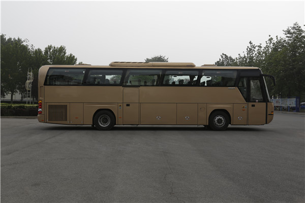 北方BFC6120L1D6豪华旅游客车（柴油国六24-54座）