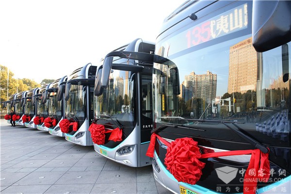 “双线”布局 苏州金龙驶入氢燃料电池汽车发展“快车道”