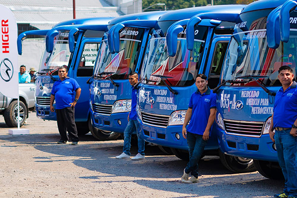 不断提供更好中国制造产品 苏州金龙中巴批量交付萨尔瓦多