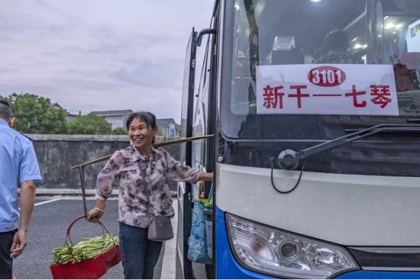 一元“菜农公交”：农民进城不再难