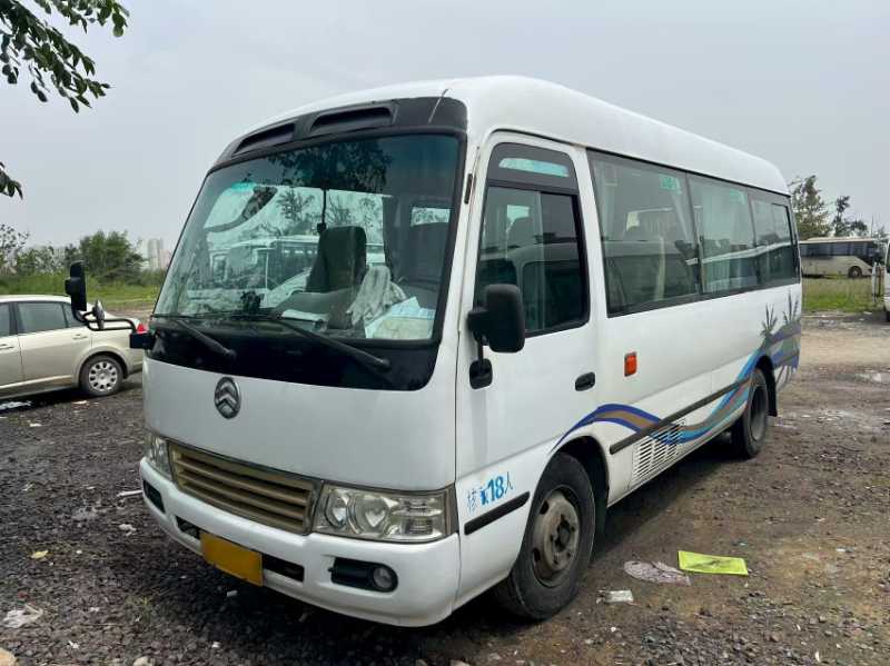 2019年10月 同款多台18座国五金旅6601旅游车