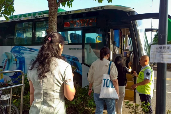 深圳公交：精准出行，快速畅达地铁站