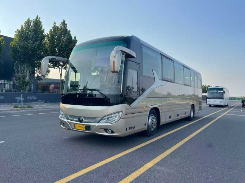 2019年3月上牌50座宇通6120气囊旅游车