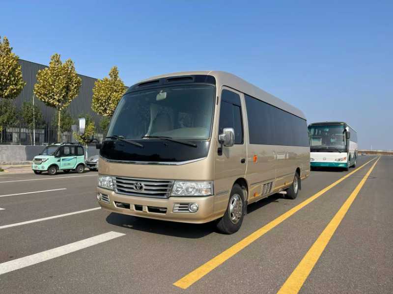 2013年10月 16座非营运4.0排量丰田考斯特