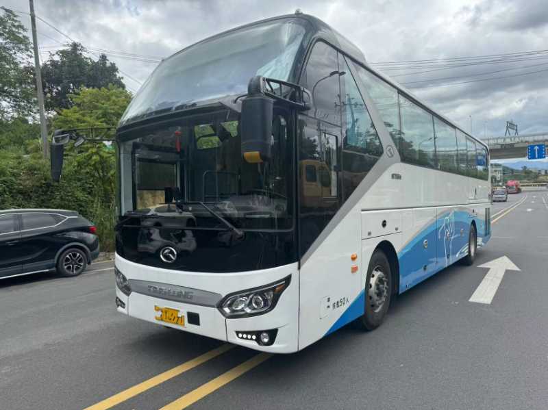 2023年9月上牌国六有公告50座金龙6125有司机睡仓旅游车