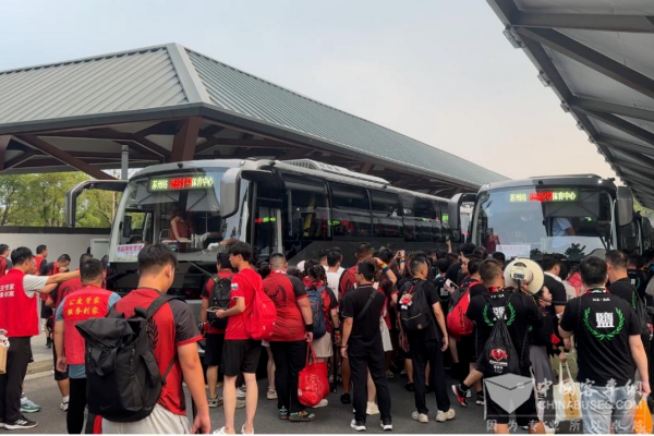 前来支持苏超！苏州接驳专线提供高效服务