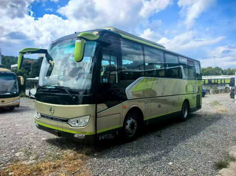 2024年2月上牌一批国六有公告26座2+1金旅旅游车