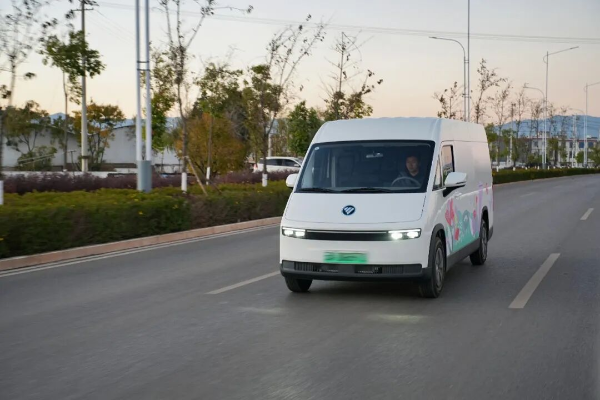 春城花事里 张先生与风景i的“香伴”之路