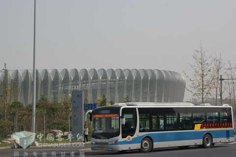 2009年80台新能源客车投入全运会服务保障