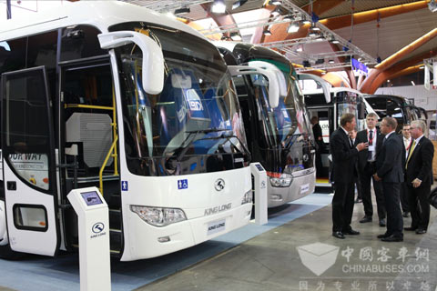 大金龙现场展出5款客车