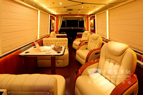 海格房车豪华内饰