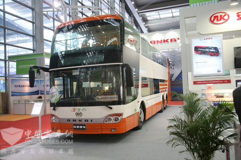 安凯将国内首款纯电动双层客车开进高交会
