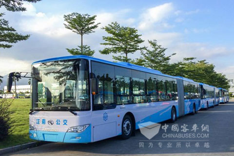 大金龙交付江南公交的首批18米BRT