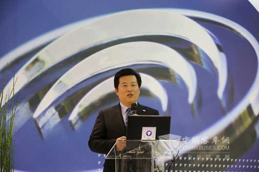 宇通客车海外营销部副总经理常浩讲解宇通的欧洲市场计划