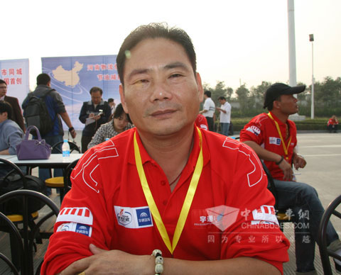 来自湖南衡阳湘运公司驾驶员的石自元接受XINGKONG.COM采访