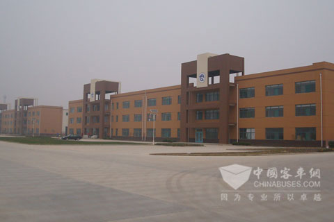 齐鲁汽车厂区大楼