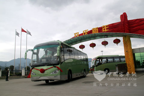 大金龙上海世博专线客车交车仪式