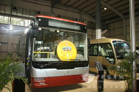 屡获大奖的混合动力公交