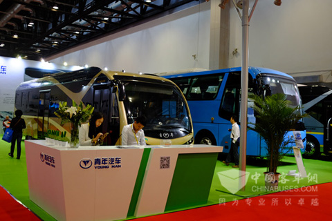 青年客车展台