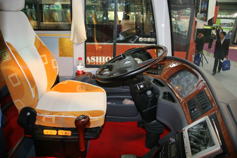 中通客车LCK6899H