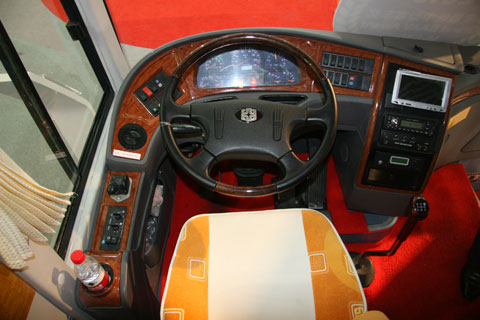 中通客车LCK6899H