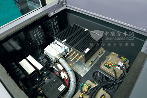 自带CAN系统，更有UPL智能系统，实时监控车内情况，让运营更安全