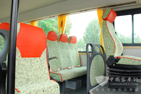 中通客车LCK6800DX