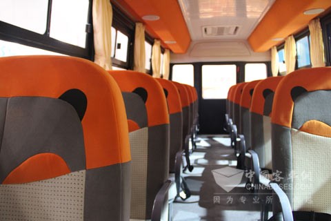 一汽校车CA6900SFD21