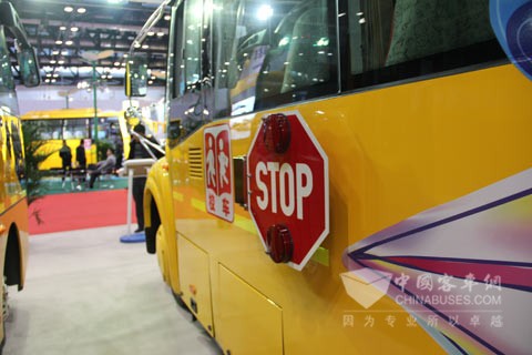 中通客车LCK6800DX