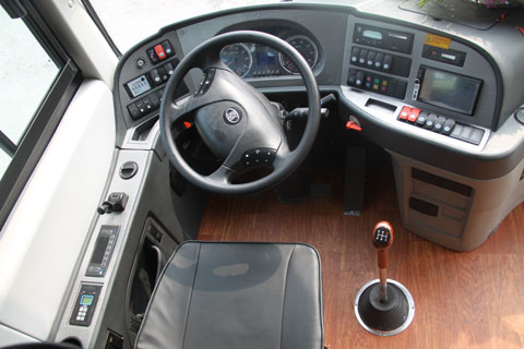 中通LCK6100HTD领秀系列定制公交