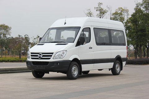 南京金龙D11纯电动商务车