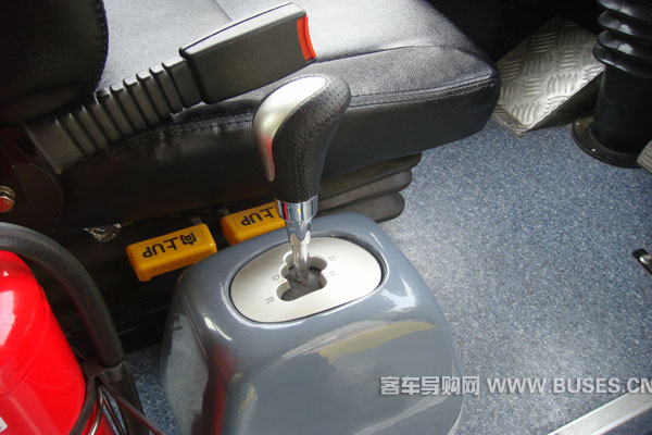 五洲龙FDG6113EVG1公交车（纯电动20-36座）